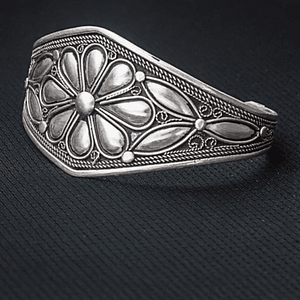 silver Akal amazigh cuff bracelet Bright