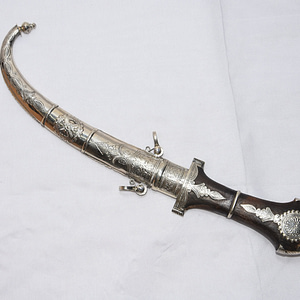 Moroccan Dagger: Unveiling the Enigma of Exquisite Craftsmanship | Order Now!