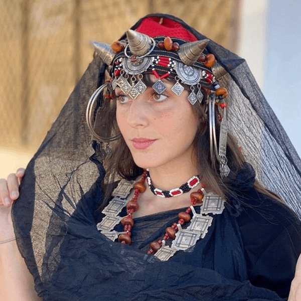 Embrace the Tradition with an Authentic Berber Headdress | ISNI | TAOUNZA
