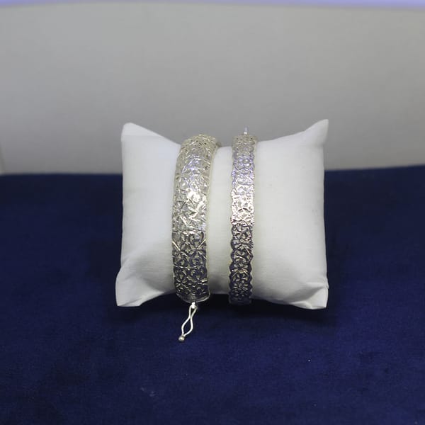 Exquisite Traditional Moroccan Bracelet : Embrace Authentic Beauty